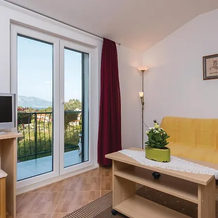Lovely In With House Sea View
